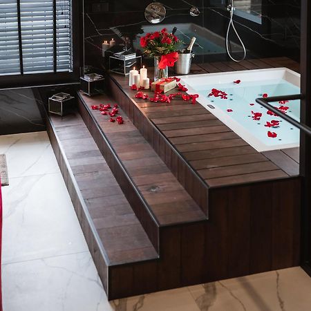 Апартаменты Art Penthouse With Jacuzzi - Krakow Center Экстерьер фото